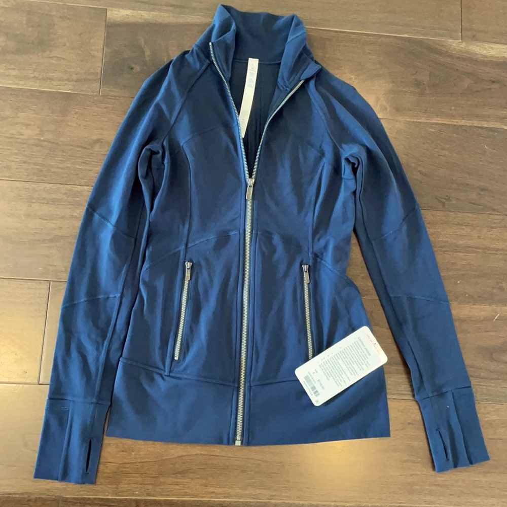 Lululemon contour jacket, NEVER WORN!